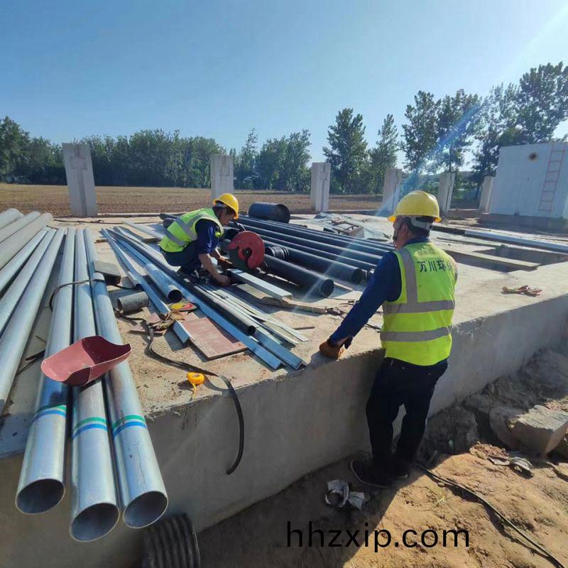 烈(lie)日高溫 萬(wan)川(chuan)環保員工奮戰(zhan)工地保進度