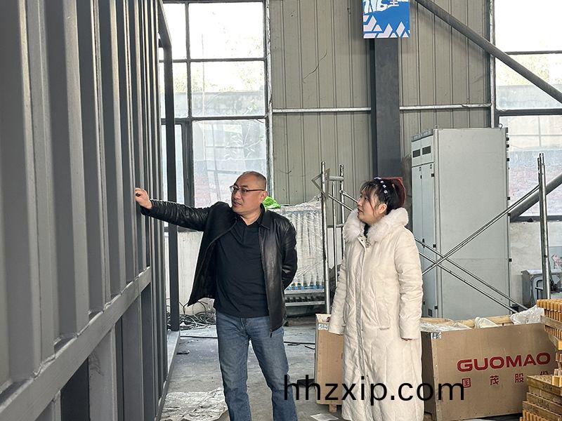 熱(re)烈歡迎(ying)青島港項(xiang)目(mu)荊(jing)總(zong)蒞臨(lin)我司視詧(cha)工(gong)作(zuo)