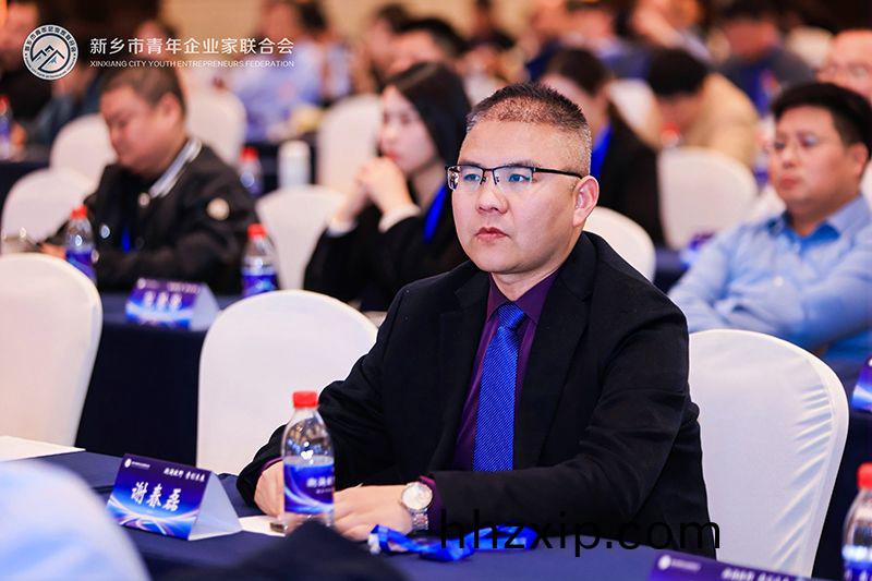 新鄕(xiang)青(qing)企(qi)聯理事謝旾磊(lei)：萬裏(li)江河(he)，川(chuan)流不(bu)息——堅(jian)持環保事(shi)業